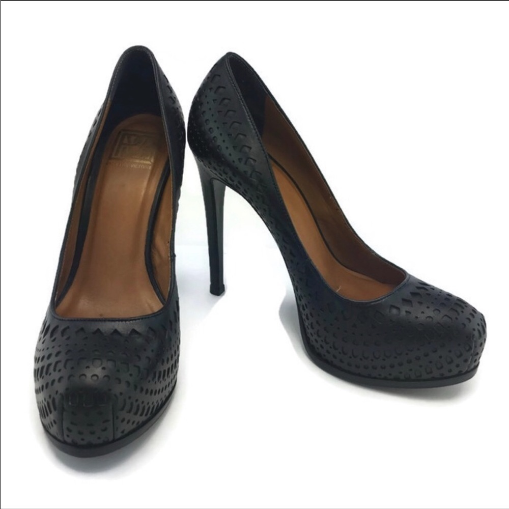 💕💕Gorgeous Pour La Victories platform pump